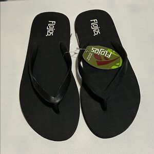 Flojos Black Flip Sandals with Green Tag